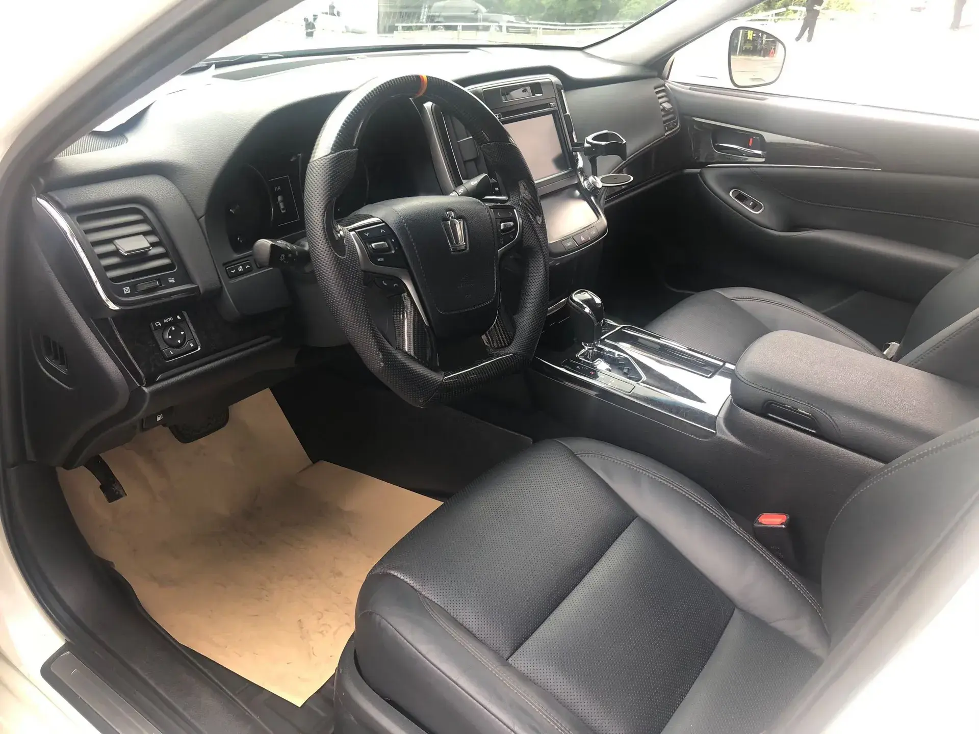 2018 TOYOTA CROWN thumbnail 3