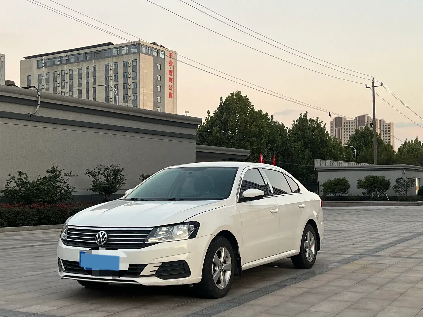 2019 VOLKSWAGEN LAVIDA view 1