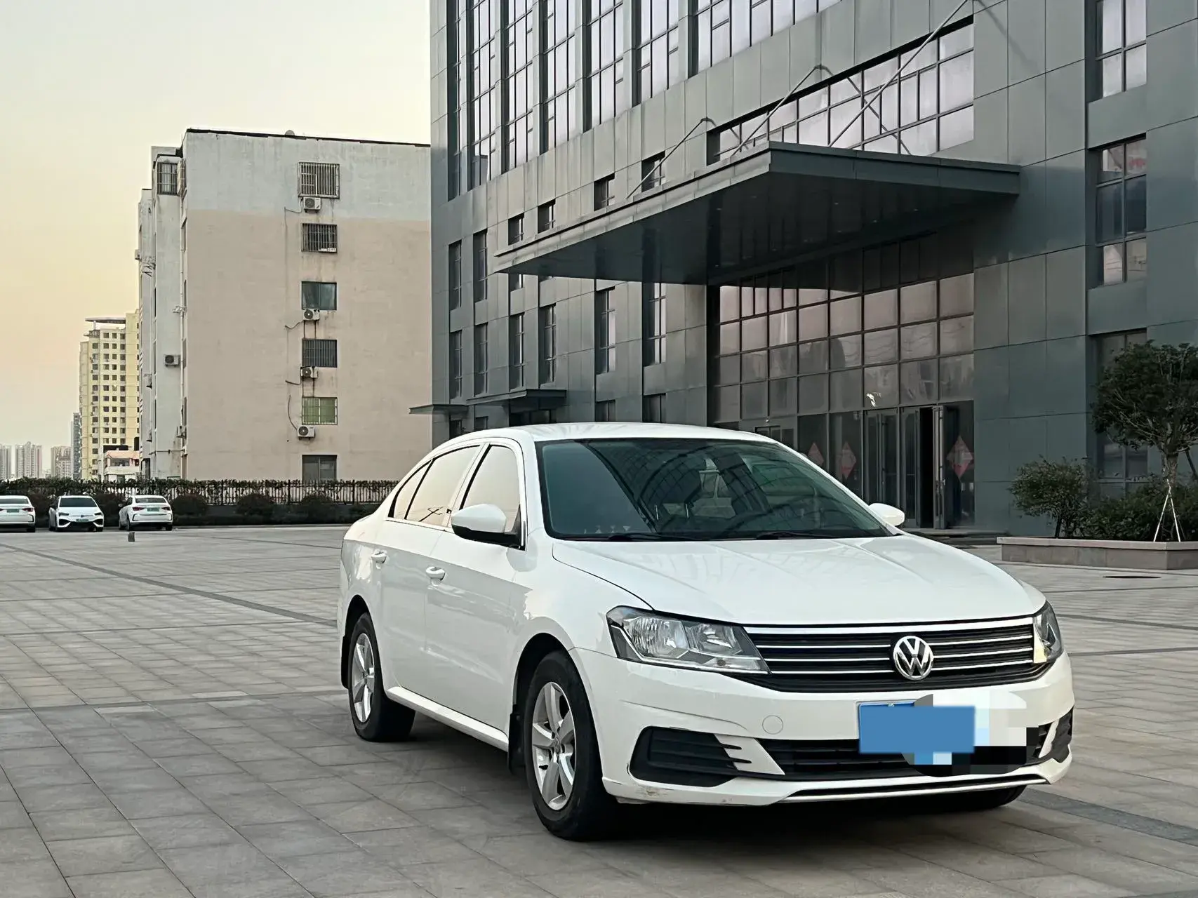 2019 VOLKSWAGEN LAVIDA thumbnail 3