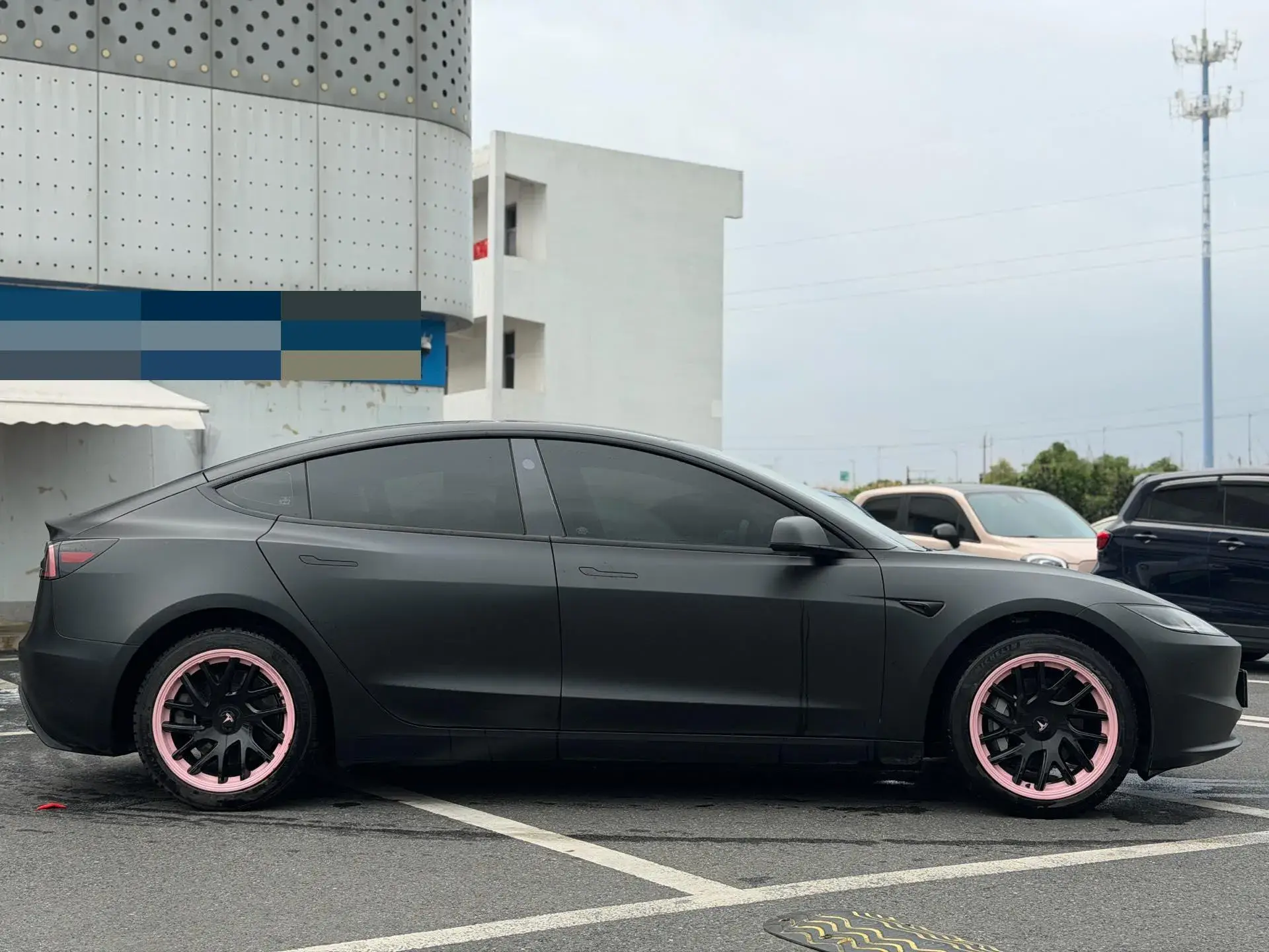 2023 TESLA MODEL thumbnail 3