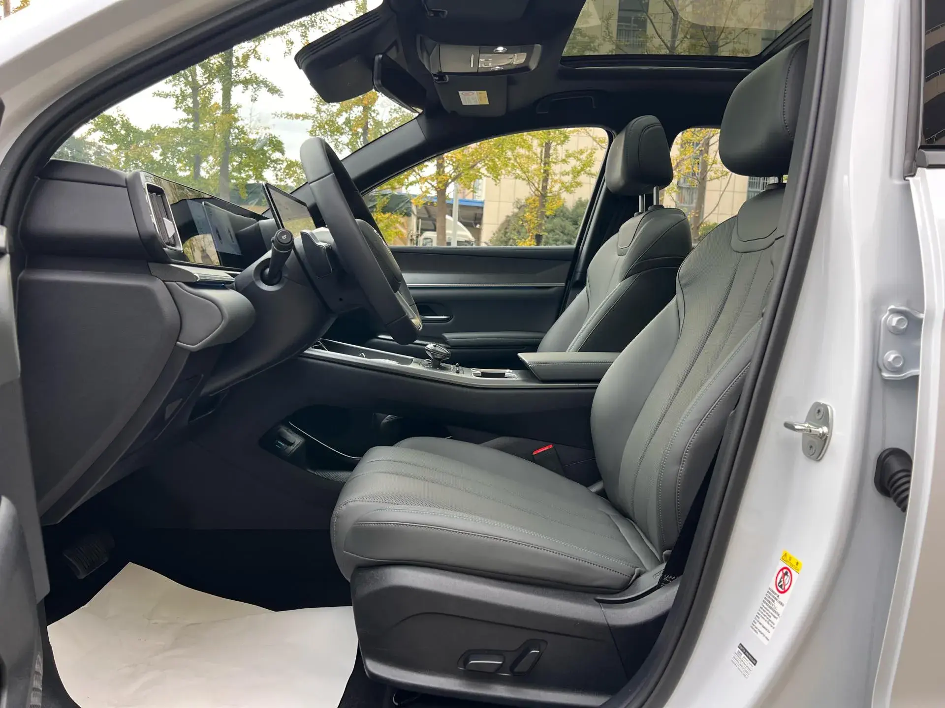 2024 BYD SONG thumbnail 4