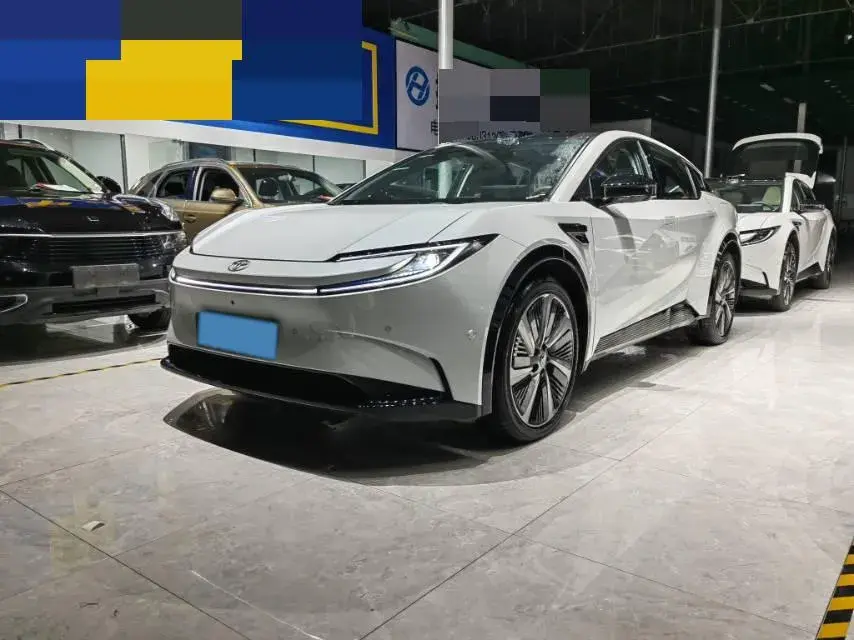 2025 Toyota bZ5 BEV