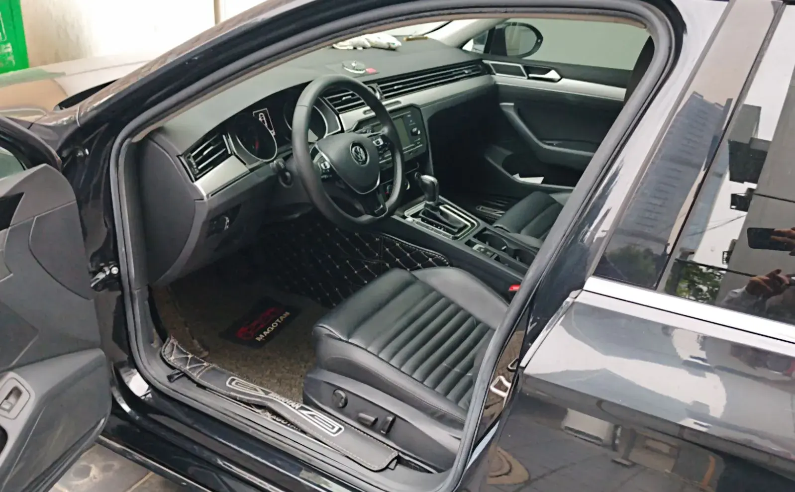 2018 VOLKSWAGEN MAGOTAN thumbnail 3