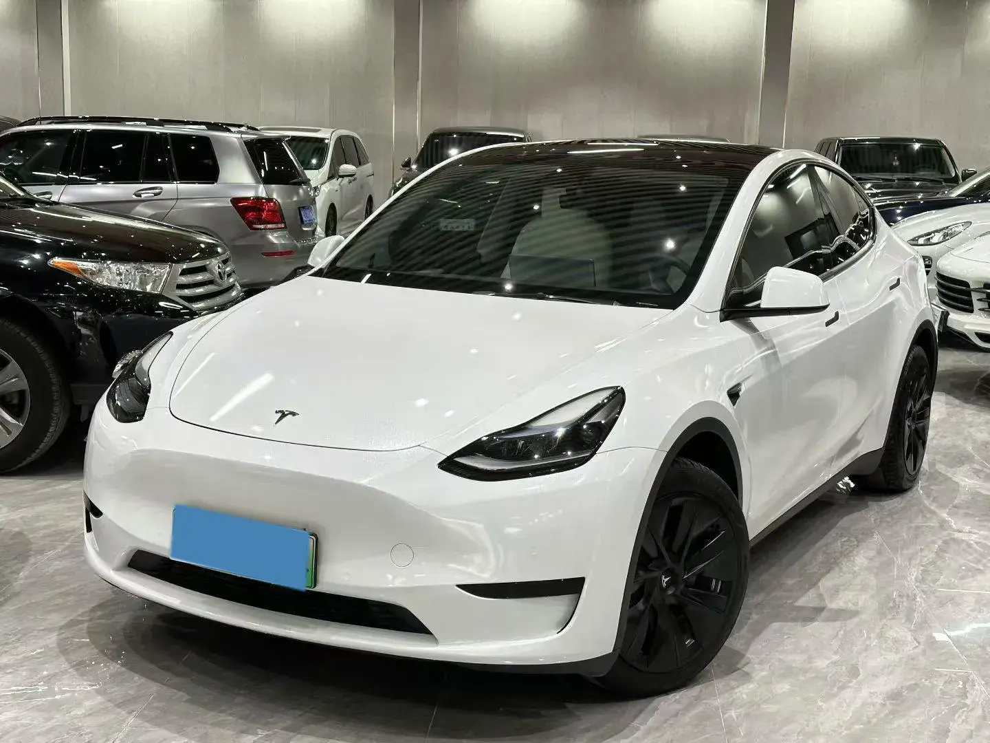 2022 TESLA MODEL view 1