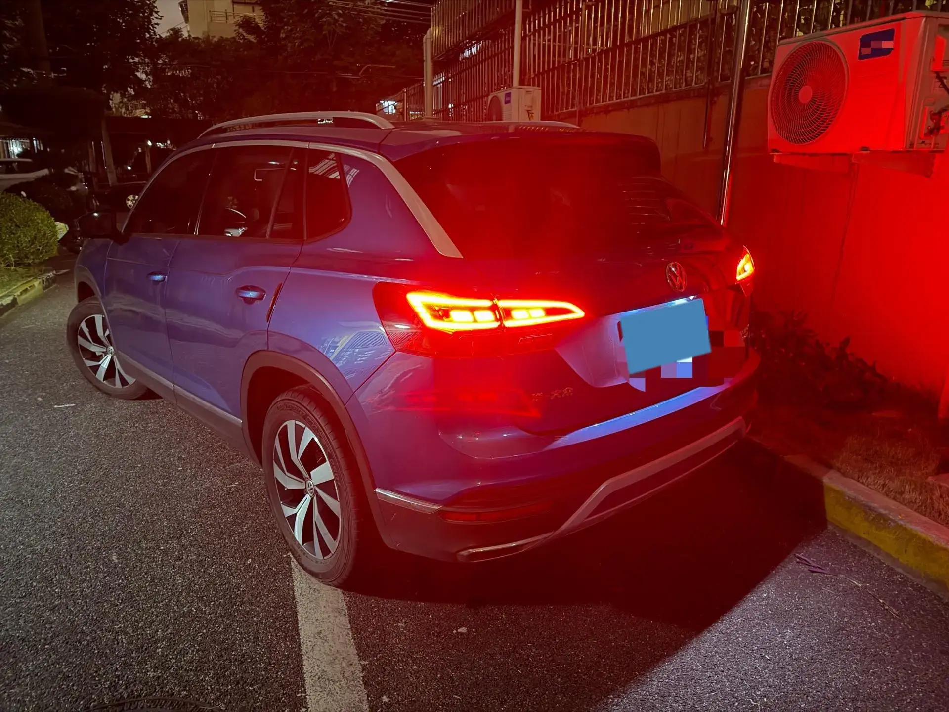 2019 VOLKSWAGEN TAYRON thumbnail 4