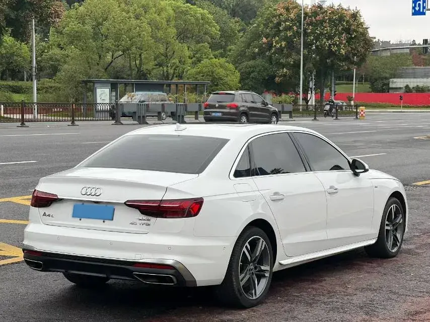 2020 AUDI A4L thumbnail 2