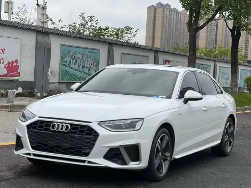 2020 AUDI A4L view 1