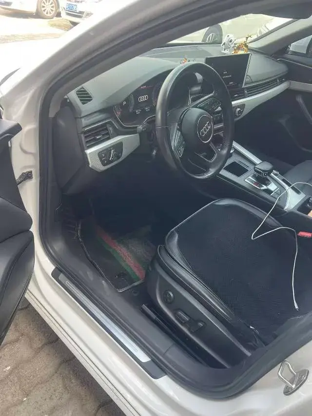 2020 AUDI A4L thumbnail 3