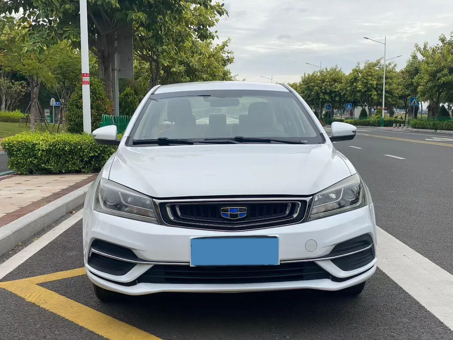 2018 GEELY EMGRAND thumbnail 2