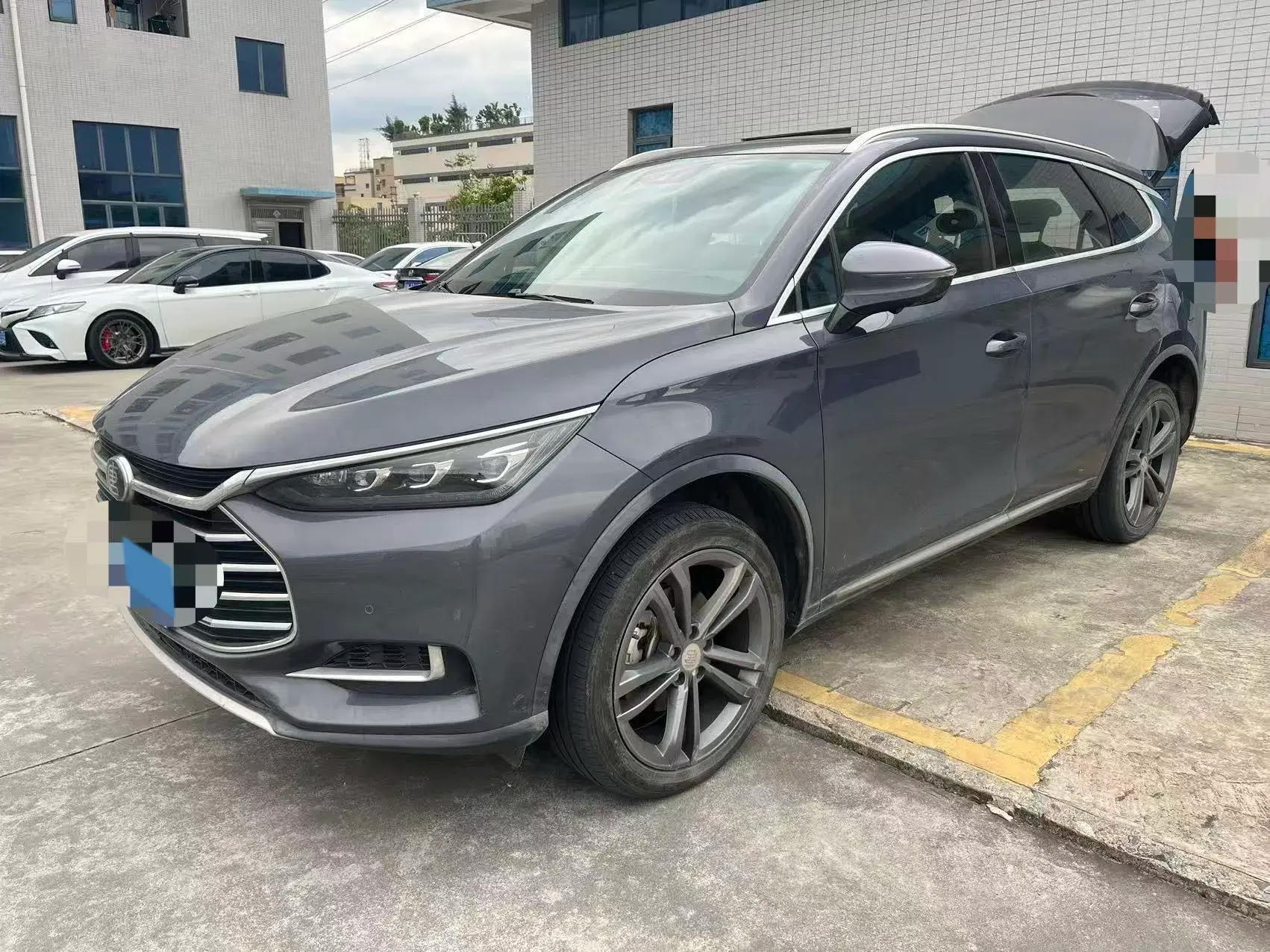 2021 BYD TANG view 1