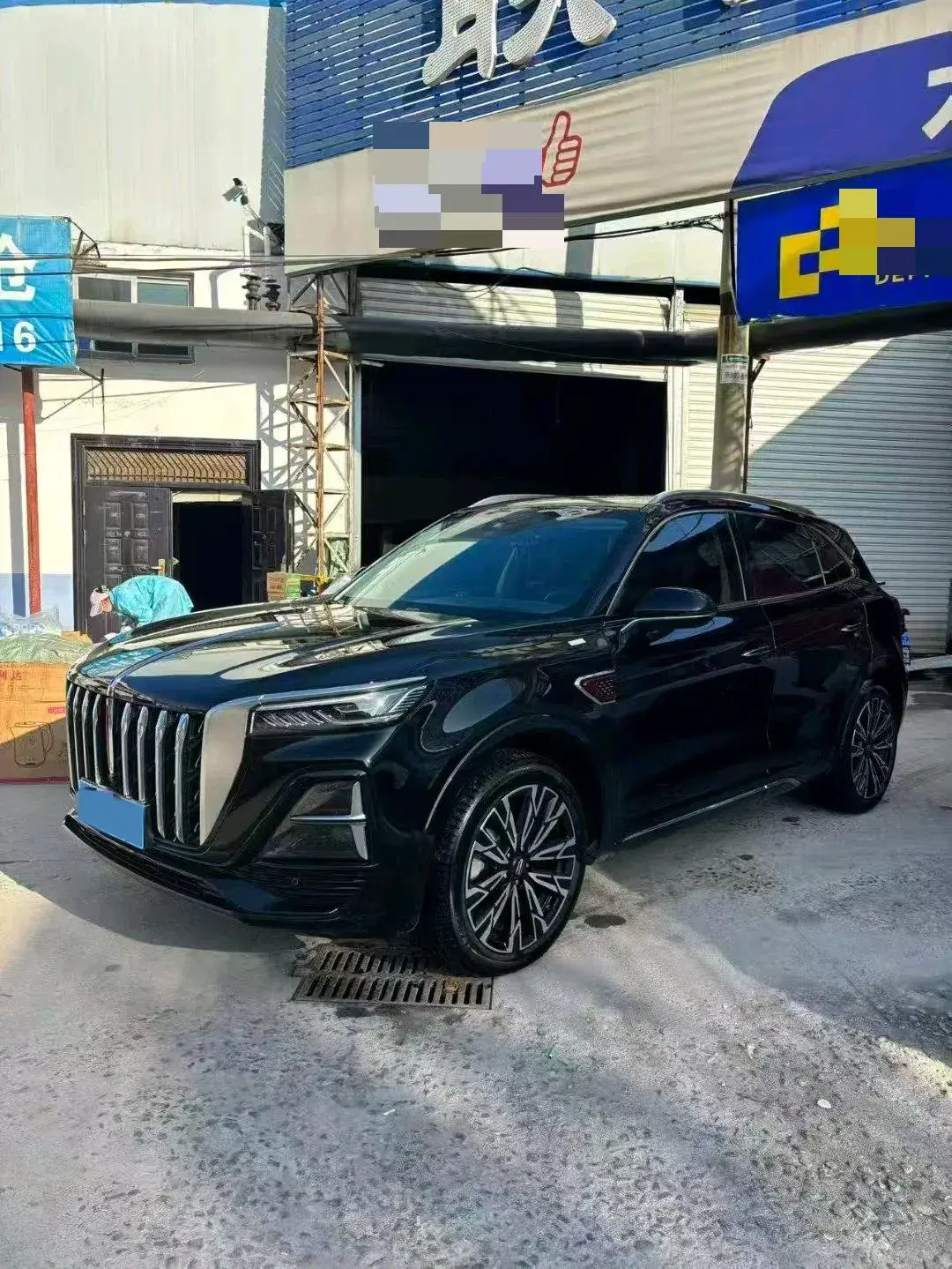 2023 HONGQI HS5 view 1