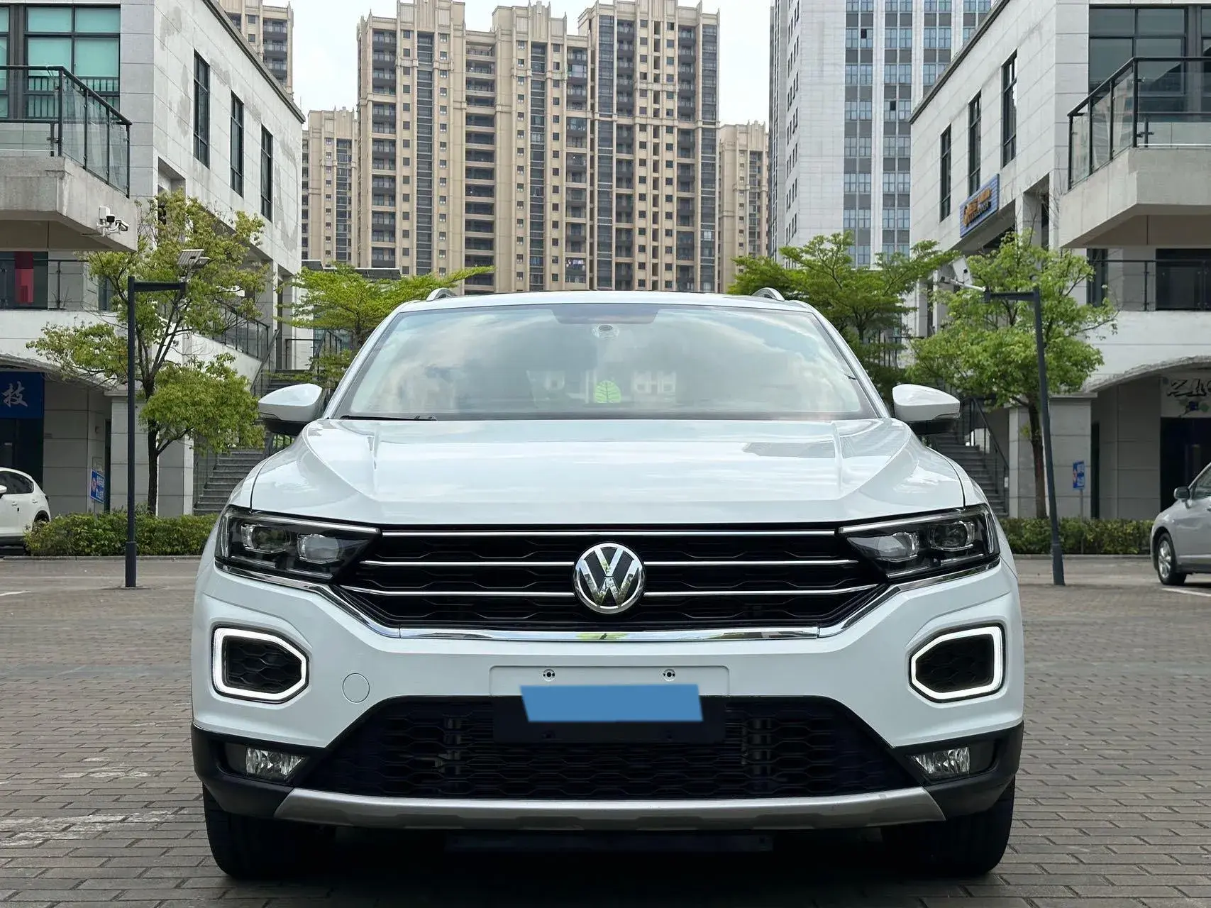 2021 VOLKSWAGEN T-ROC thumbnail 2