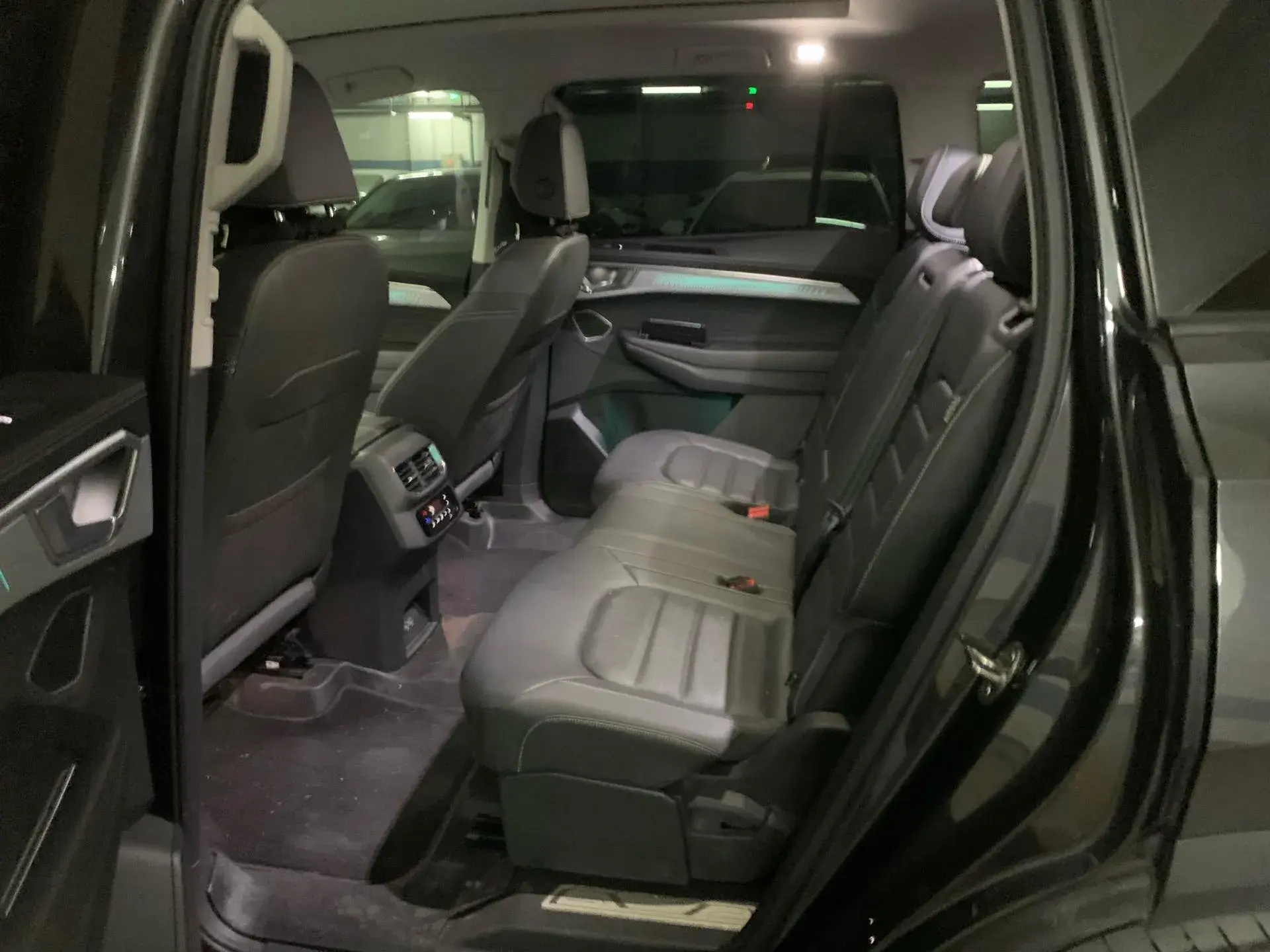 2023 VOLKSWAGEN TALAGON thumbnail 3