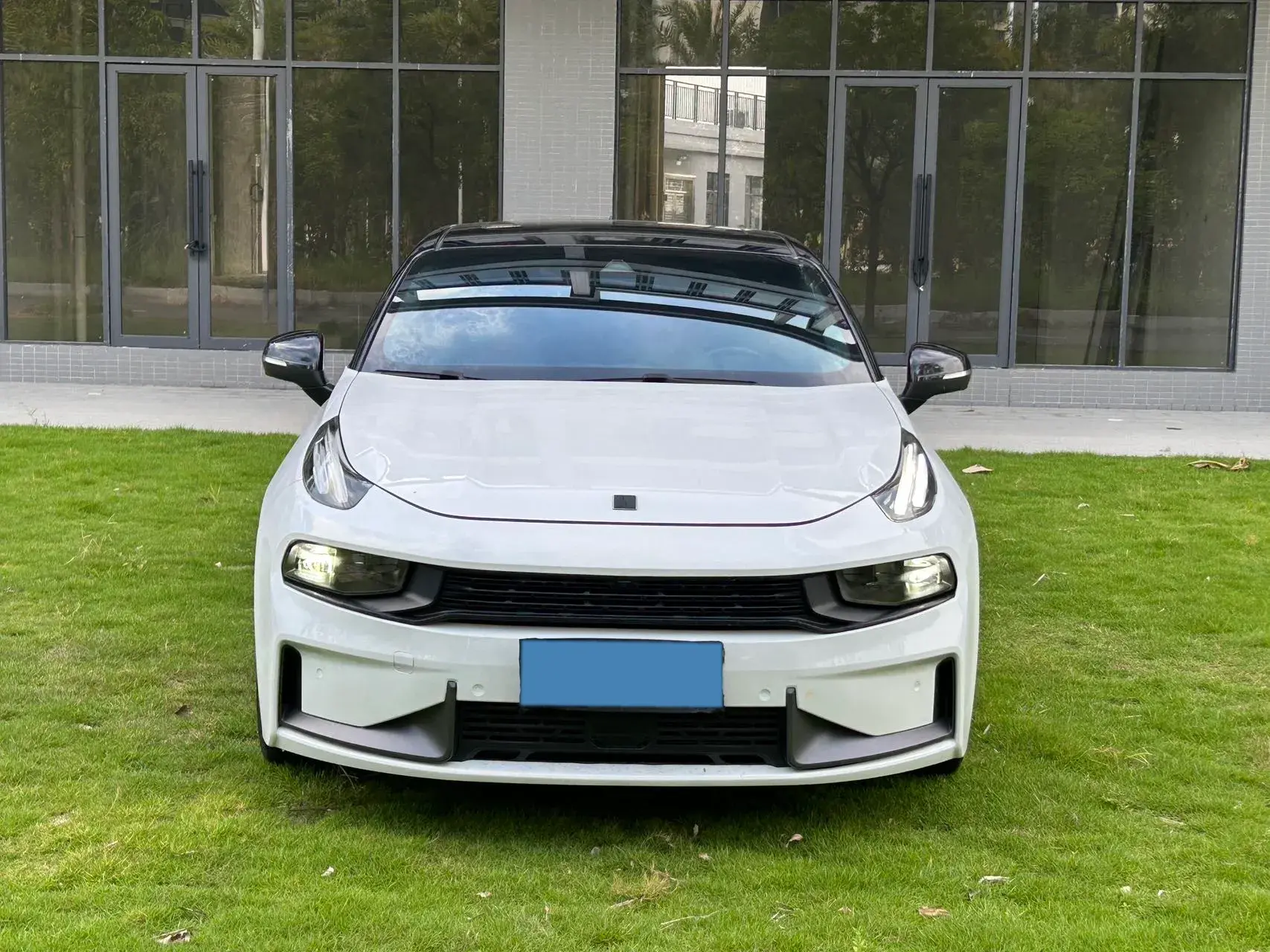 2019 LYNK&CO 03 thumbnail 2