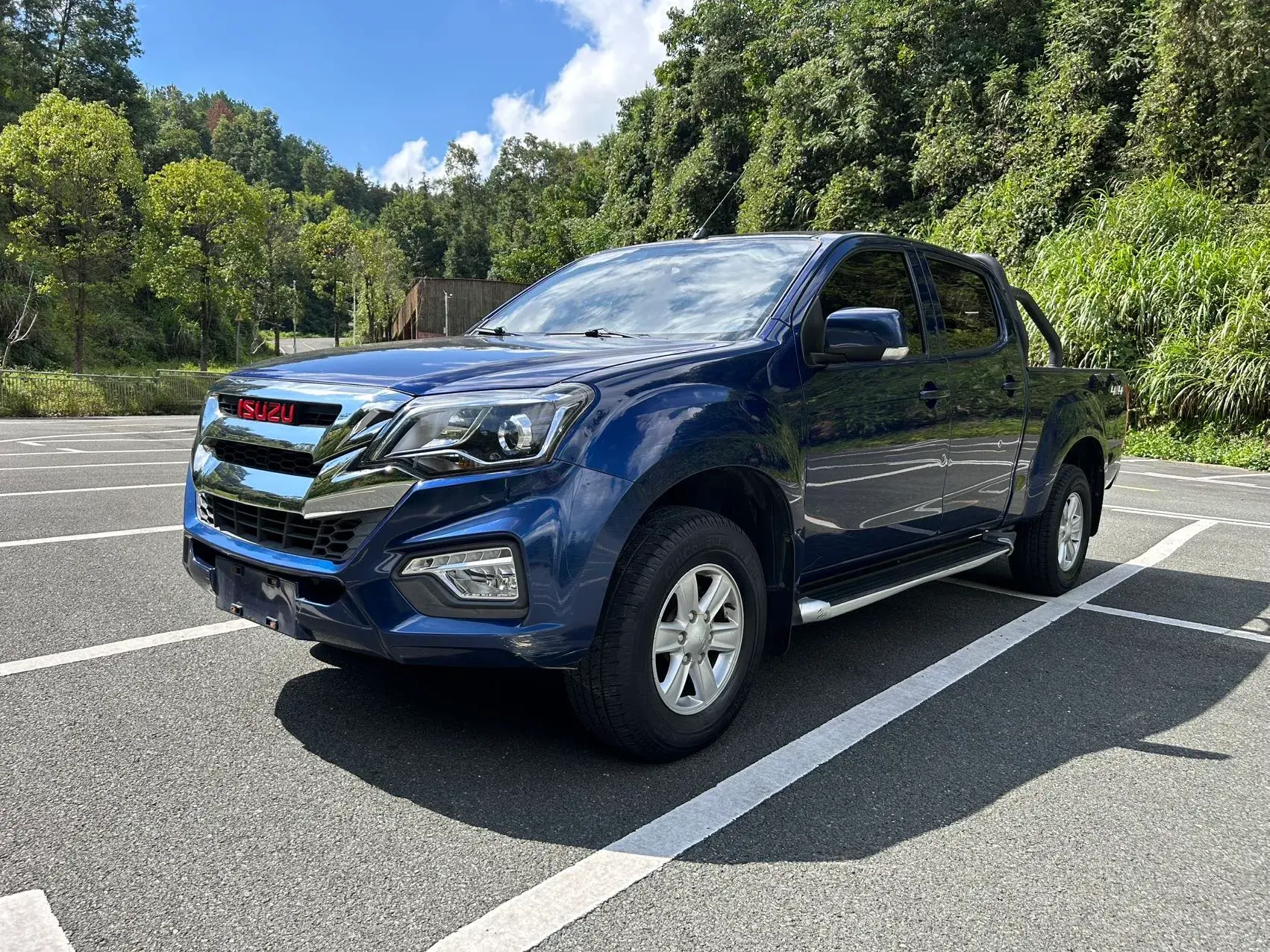 2022 ISUZU JIM view 1