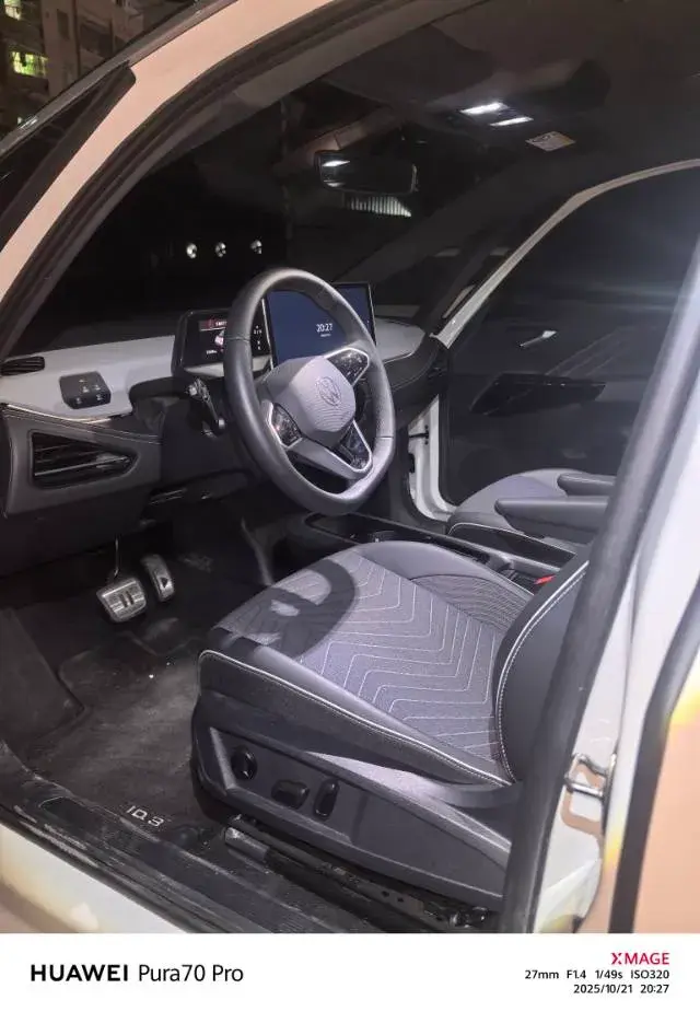 2025 VOLKSWAGEN ID.3 thumbnail 4