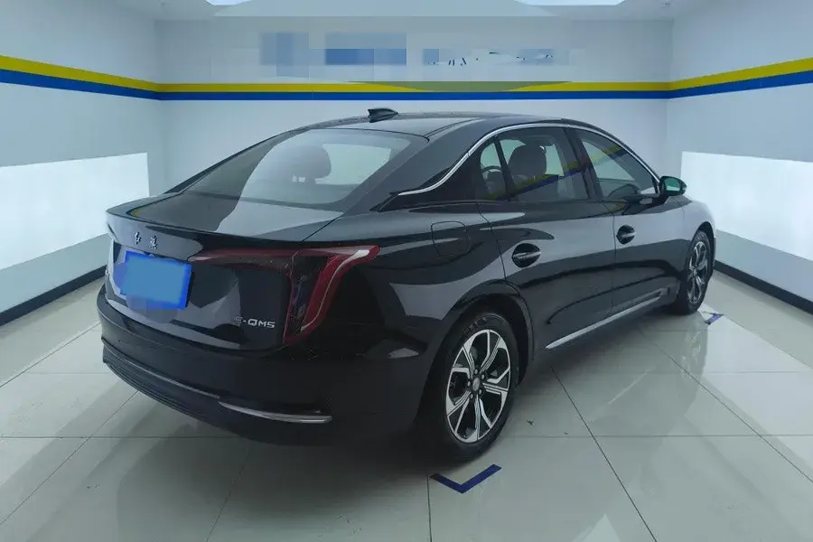 2023 HONGQI E-QM5 thumbnail 3