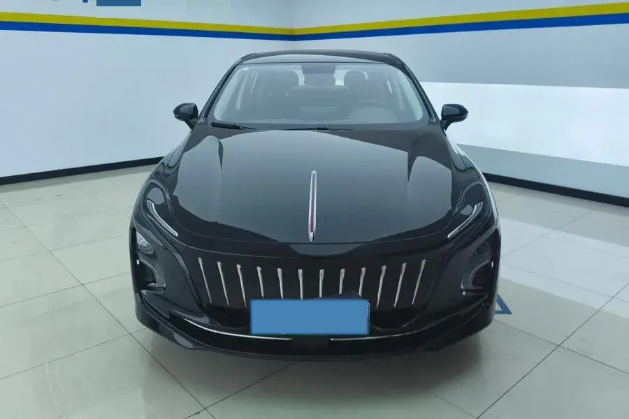 2023 HONGQI E-QM5 thumbnail 2