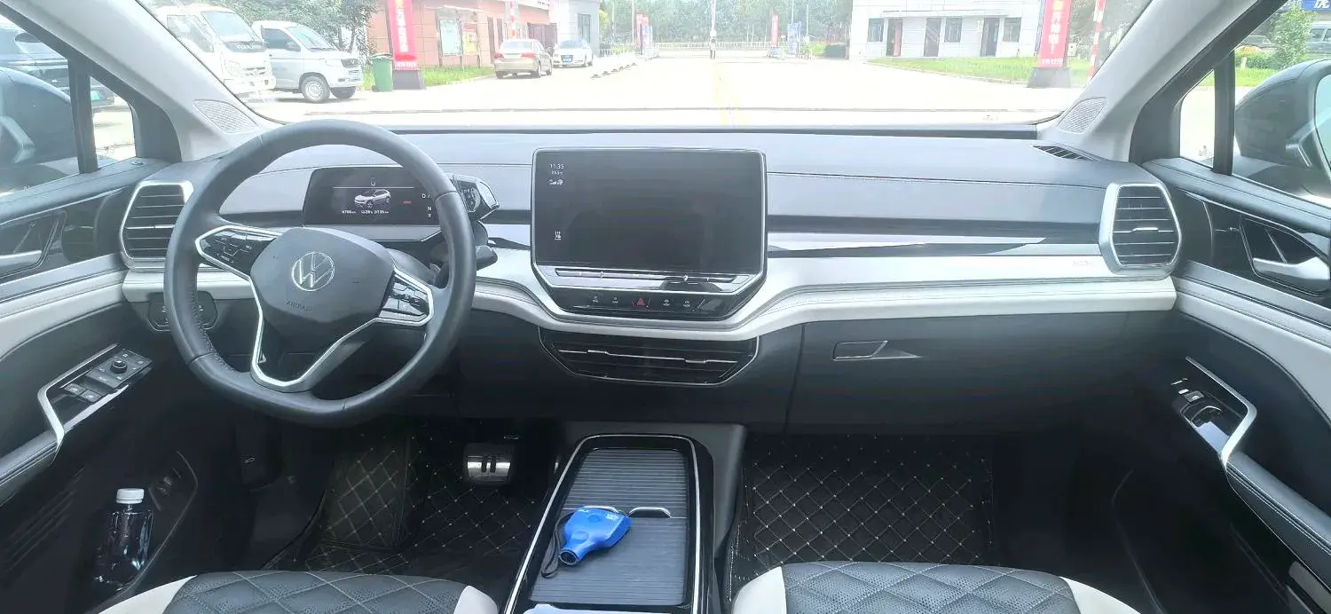 2024 VOLKSWAGEN ID.6 thumbnail 4