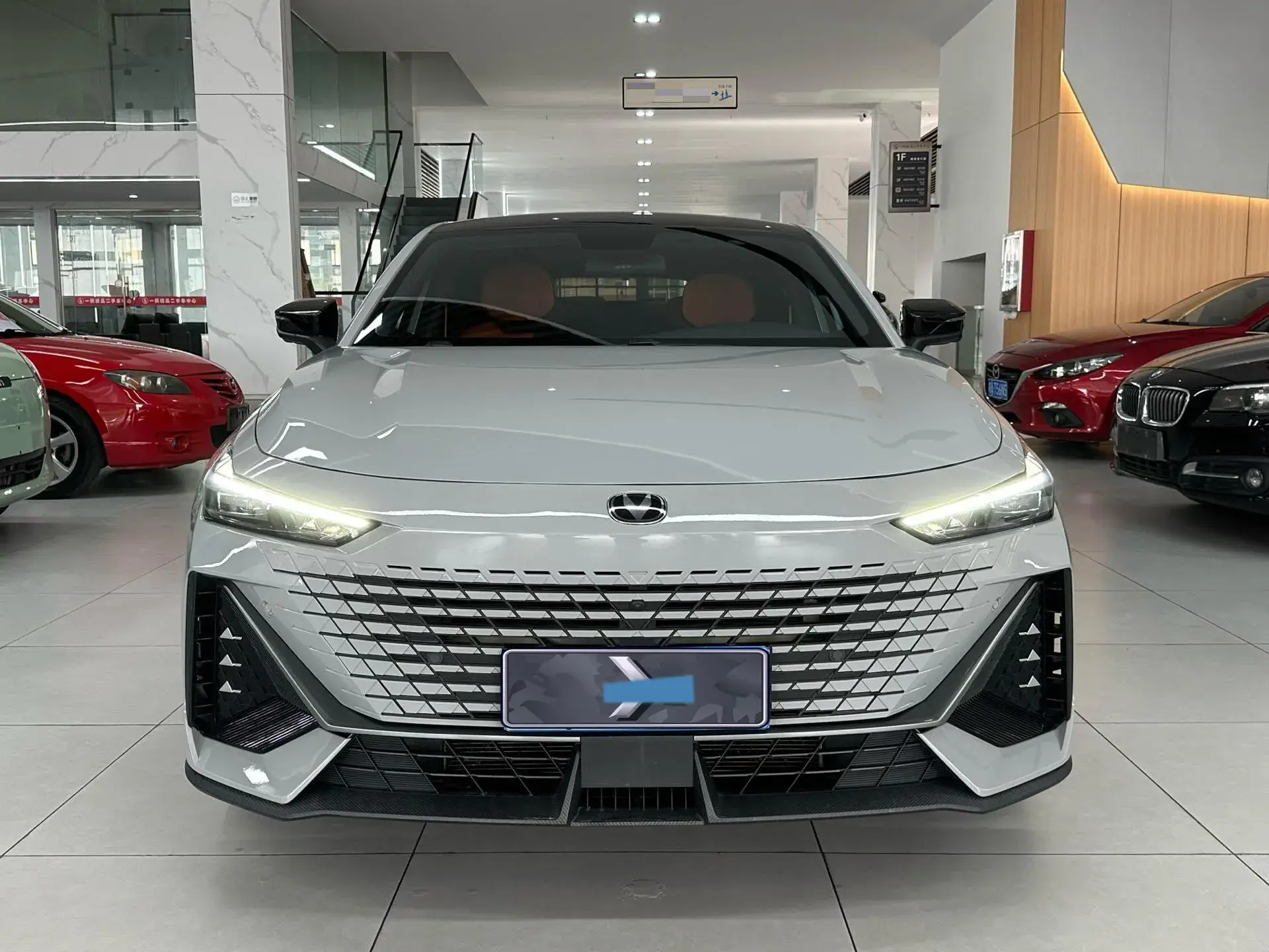 2022 CHANGAN UNI-V thumbnail 2