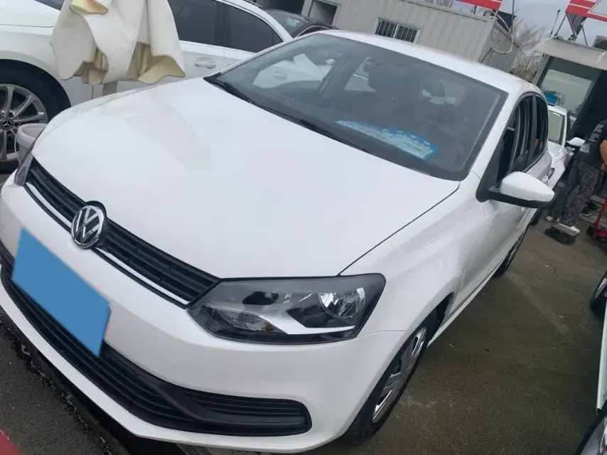 2018 VOLKSWAGEN POLO view 1