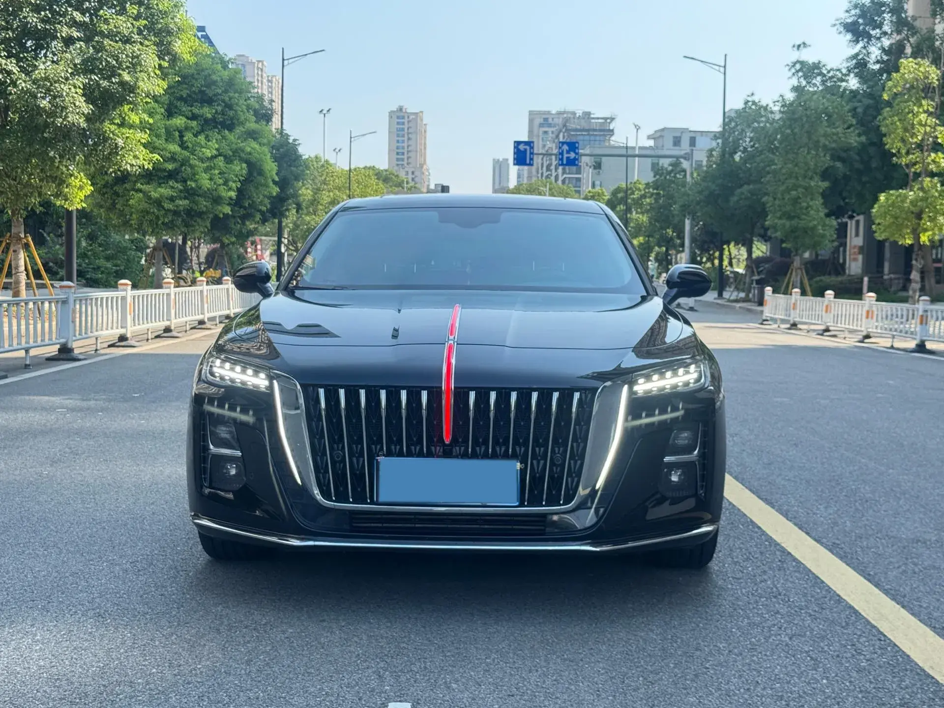 2024 HONGQI H5 thumbnail 2