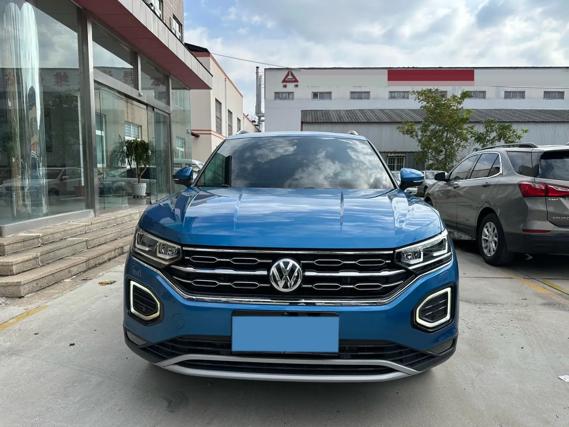 2019 VOLKSWAGEN TAYRON thumbnail 3