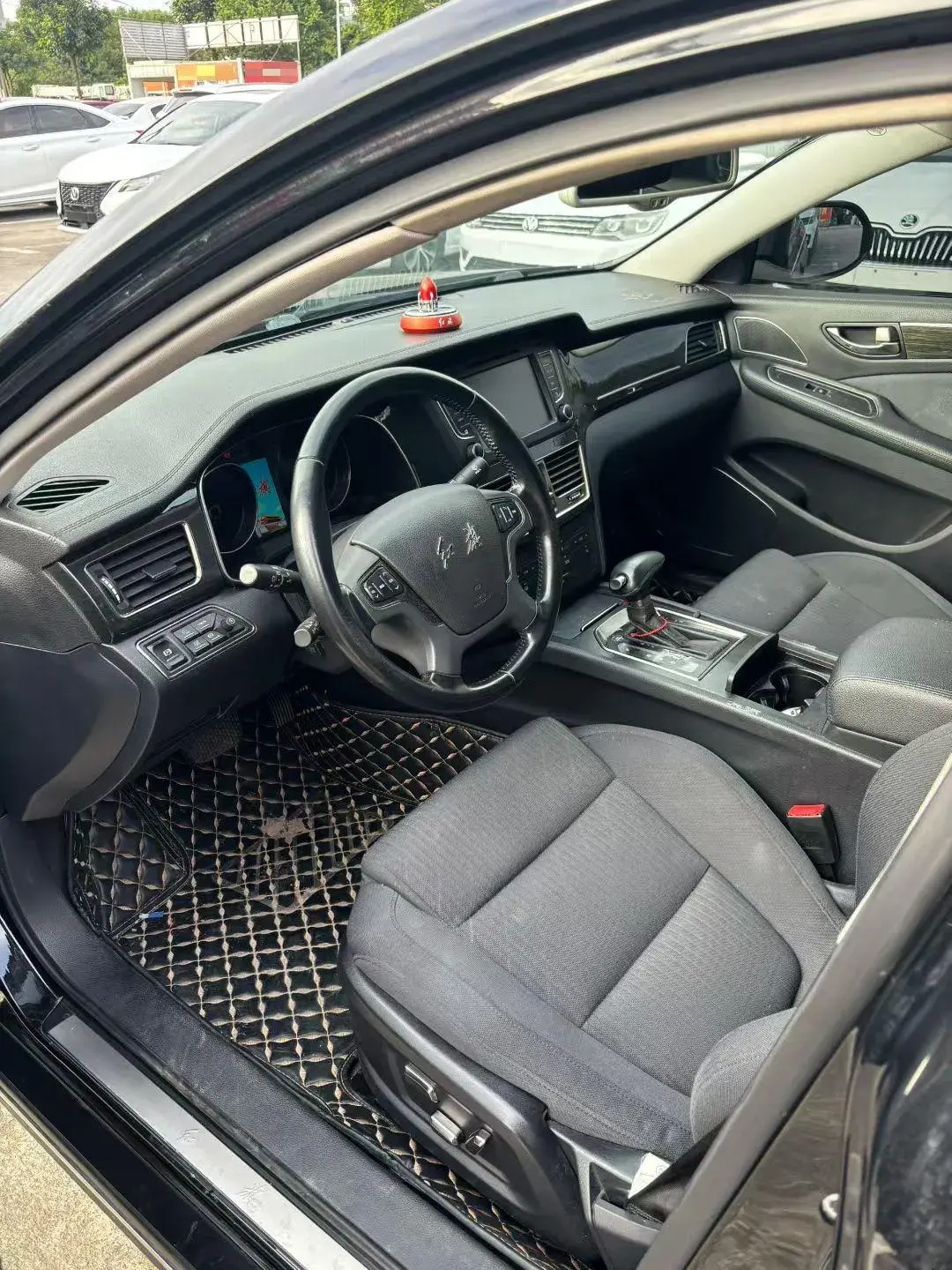 2018 HONGQI H7 thumbnail 3