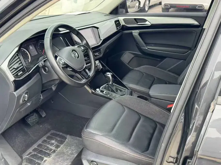 2019 VOLKSWAGEN TAYRON thumbnail 4