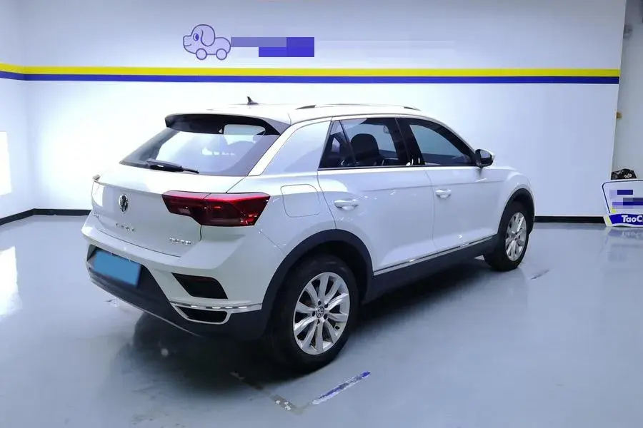 2020 VOLKSWAGEN T-ROC thumbnail 2