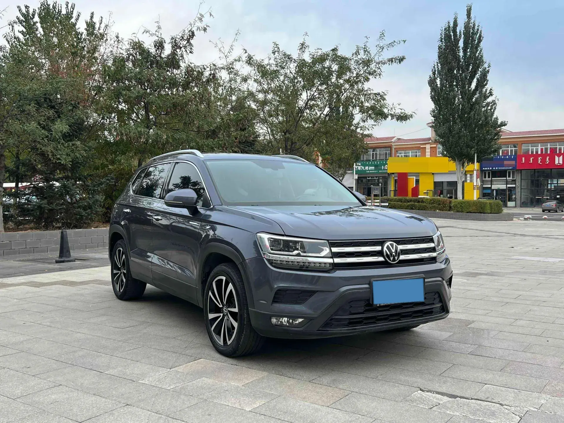 2021 VOLKSWAGEN THARU thumbnail 3