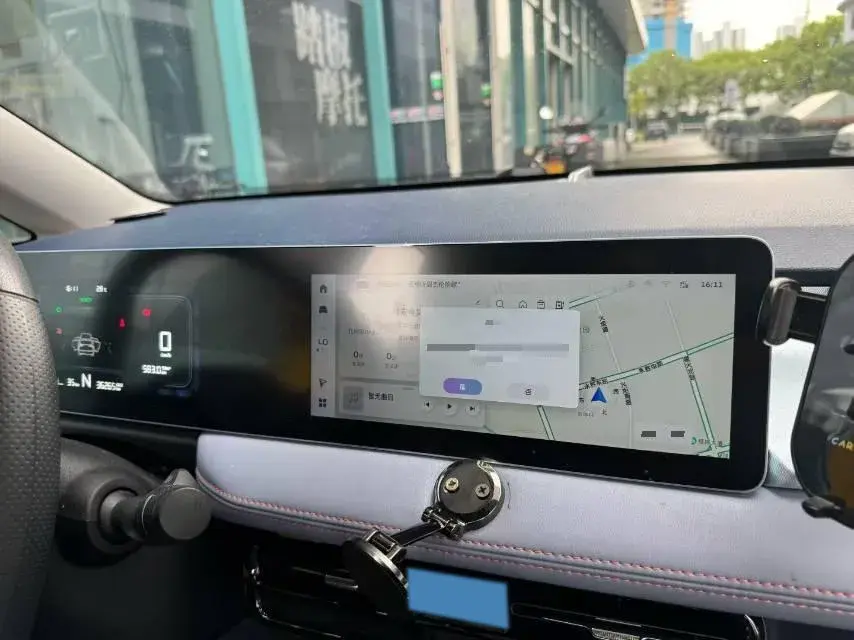 2022 GEOMETRY E thumbnail 4