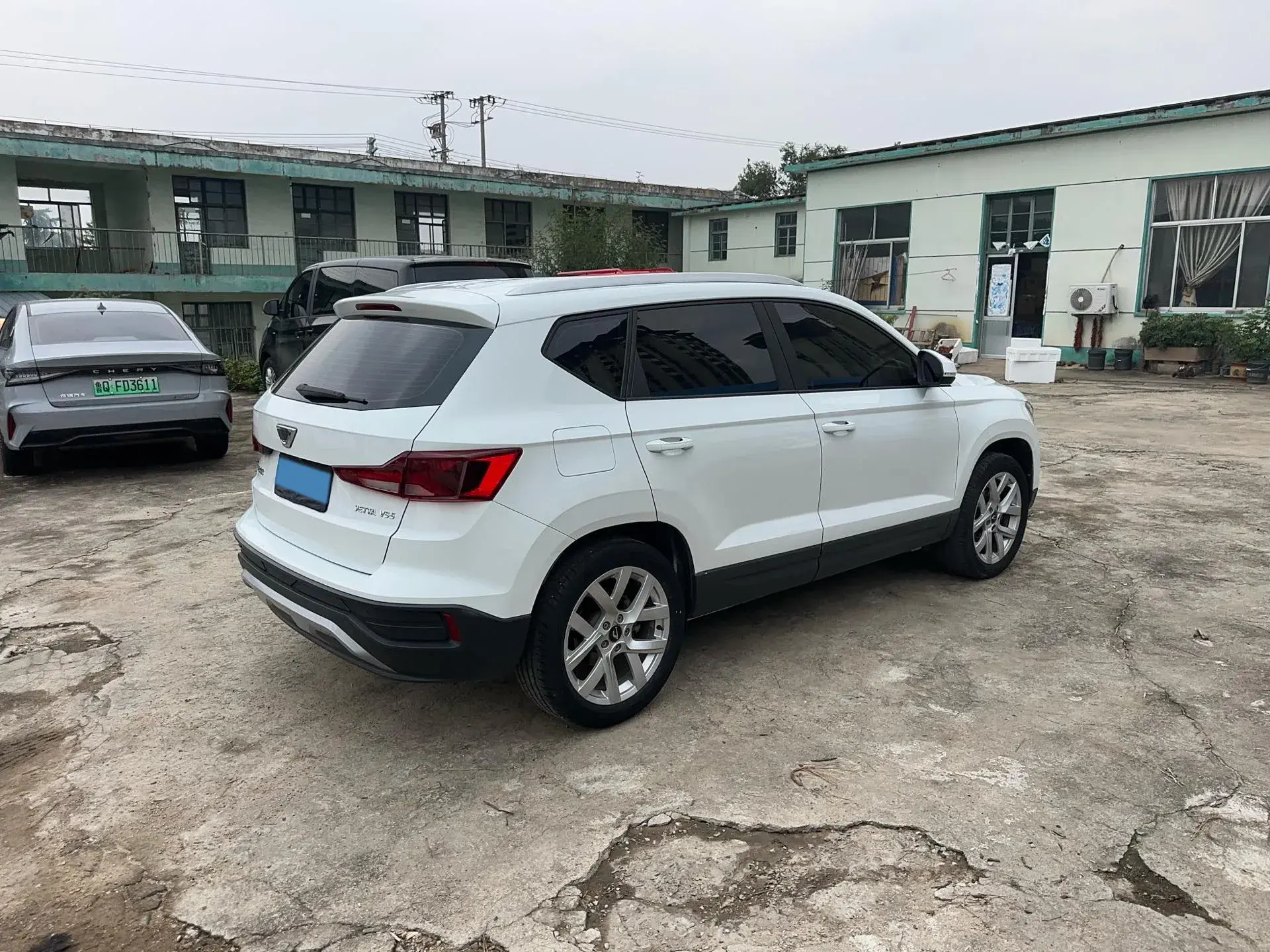 2022 JETTA VS5 thumbnail 4