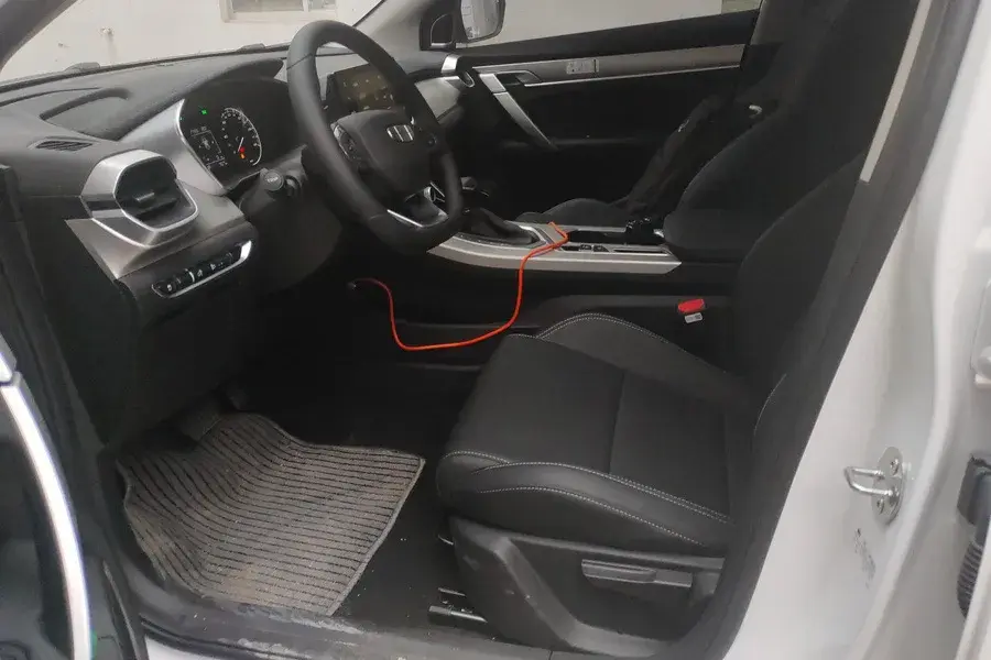 2025 GEELY COOLRAY thumbnail 4