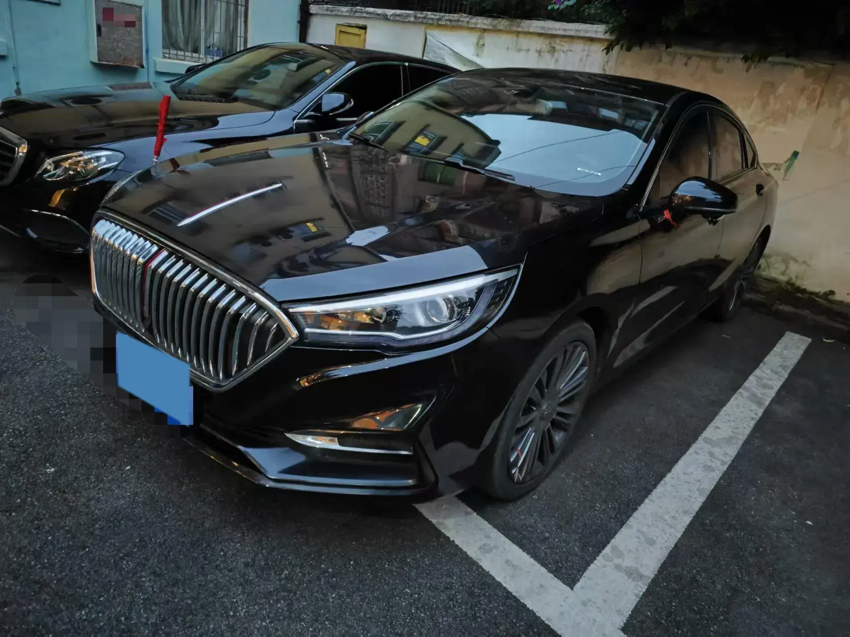 2020 HONGQI H5 view 1