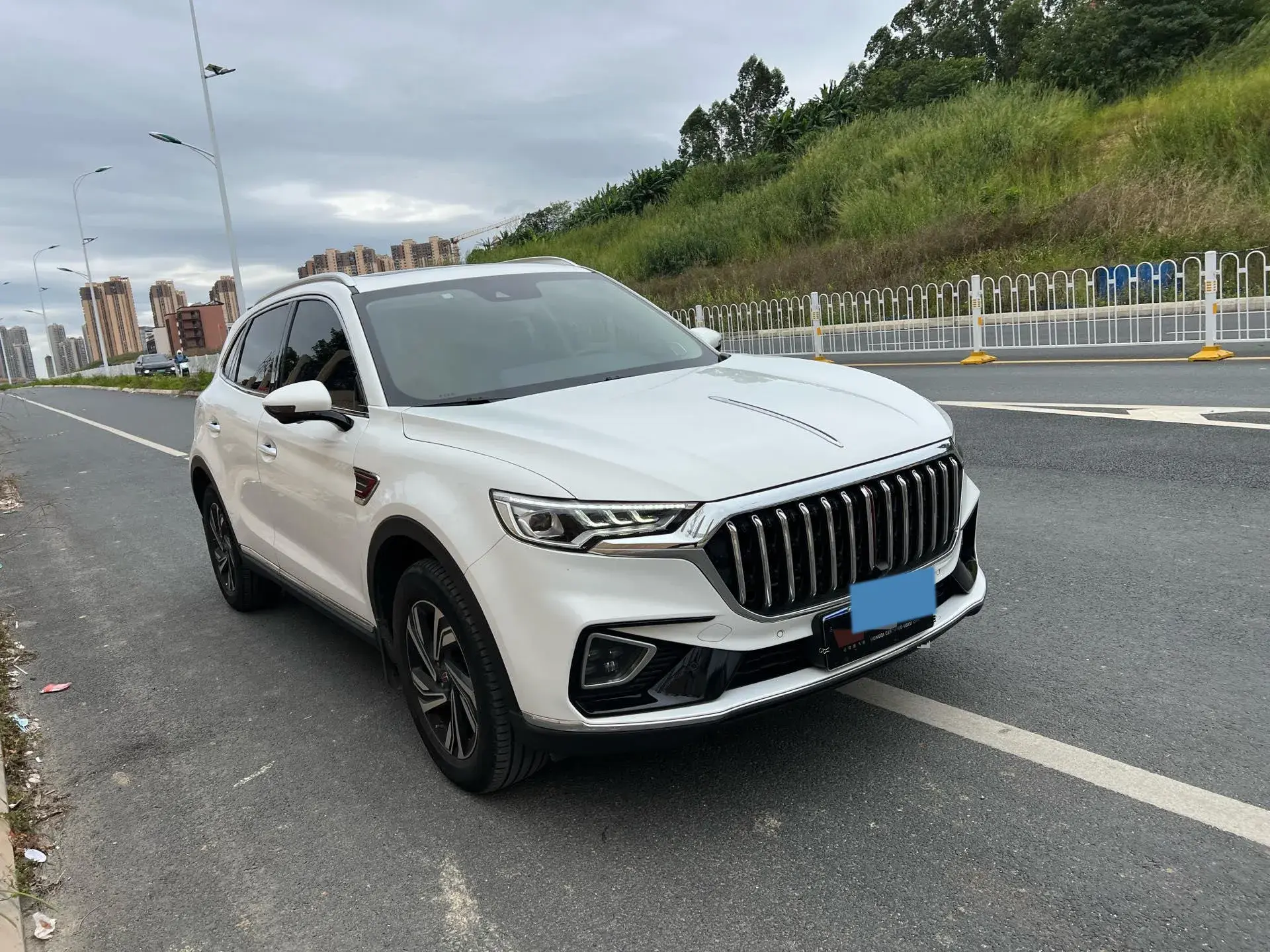 2022 HONGQI HS5 thumbnail 3