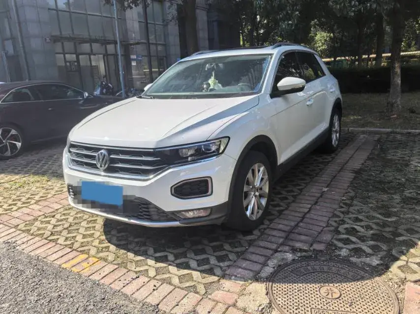 2020 VOLKSWAGEN T-ROC view 1