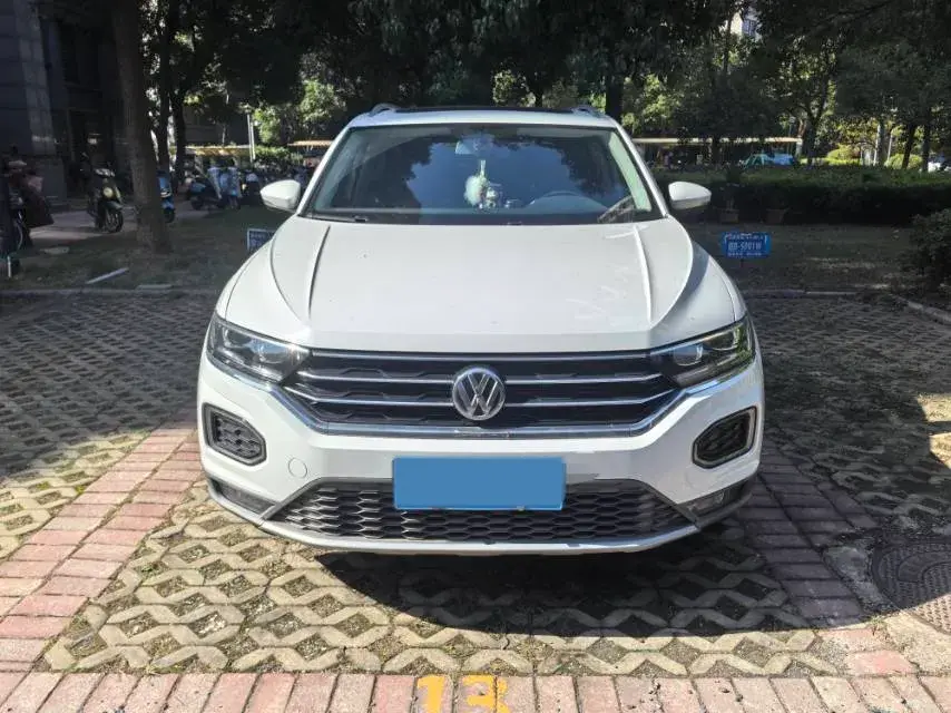 2020 VOLKSWAGEN T-ROC thumbnail 2