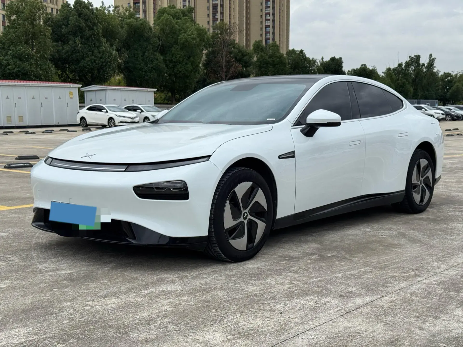 2020 XPENG P7 view 1