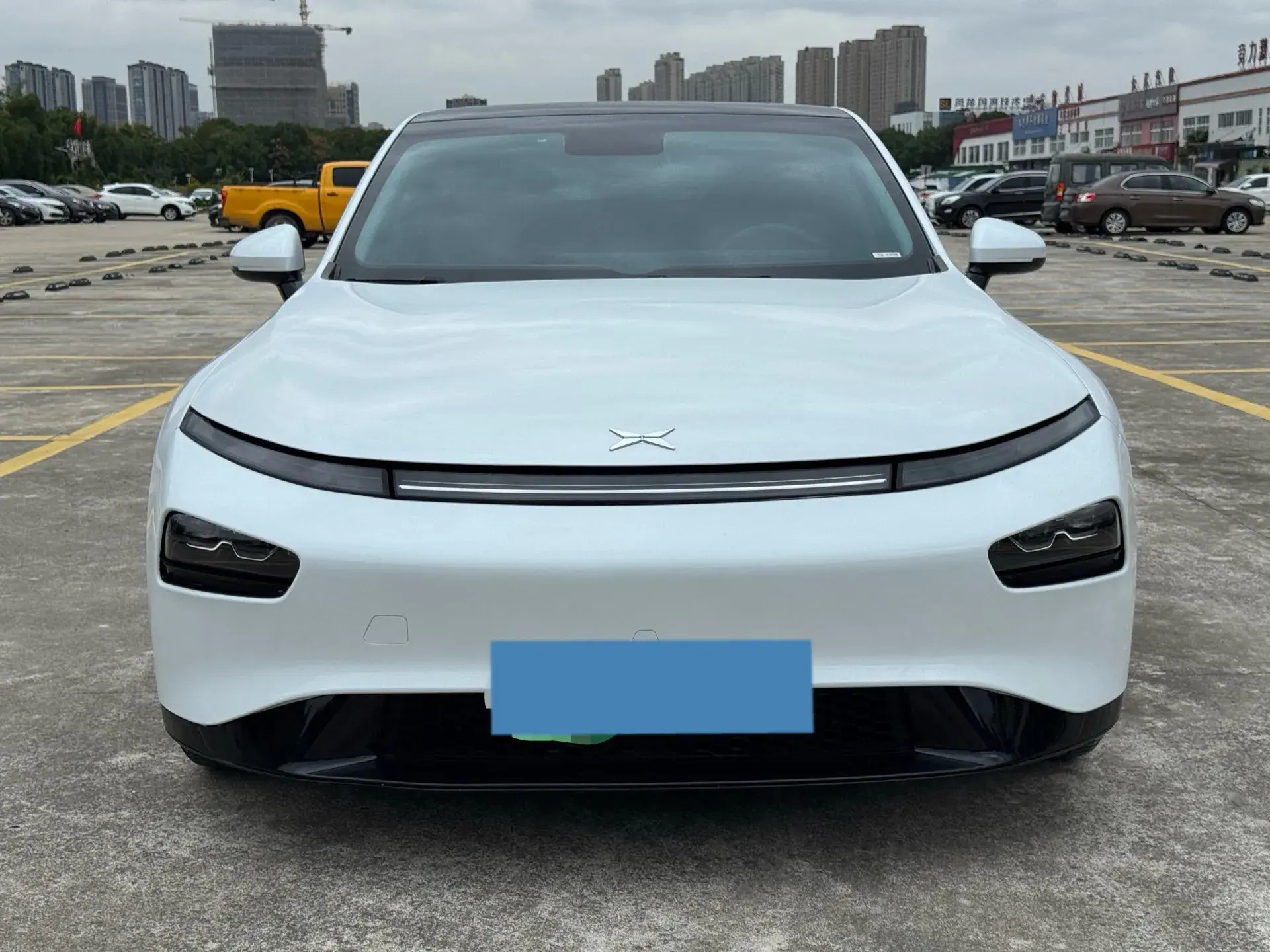 2020 XPENG P7 thumbnail 2