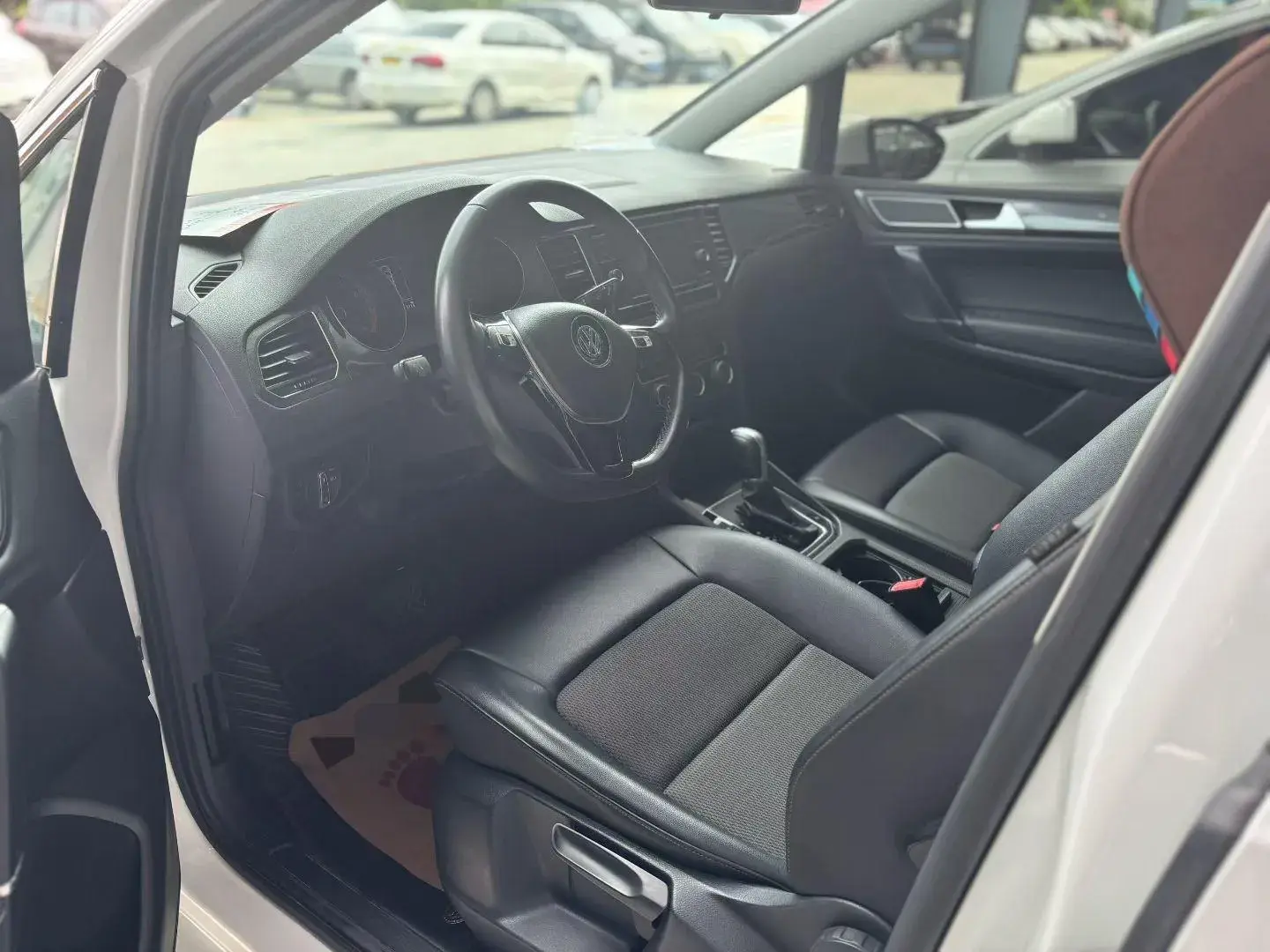 2018 VOLKSWAGEN GOLF thumbnail 4