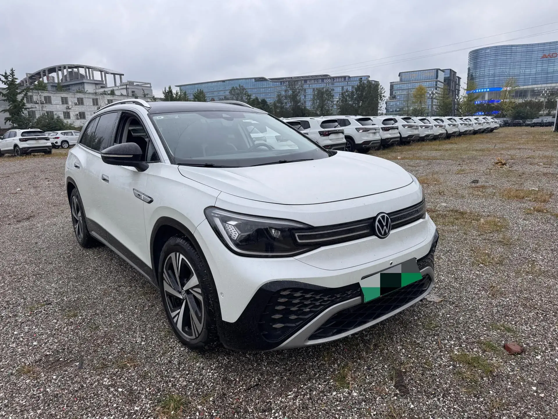 2022 VOLKSWAGEN ID.6 thumbnail 3