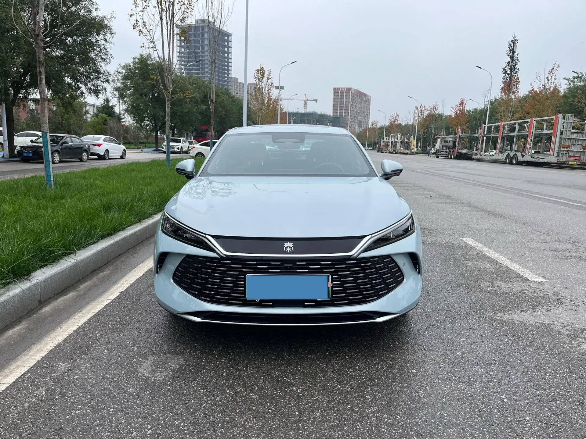 2025 BYD QINL thumbnail 2