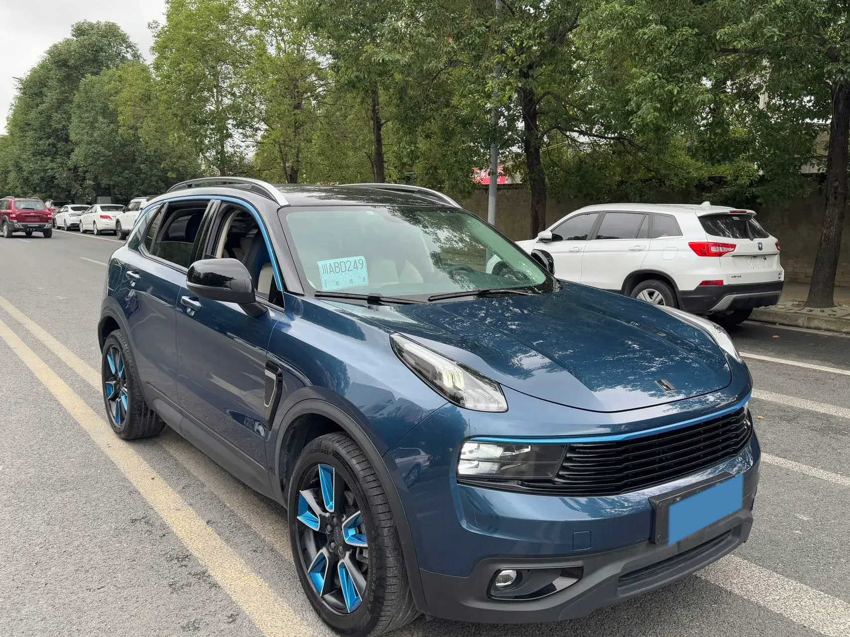 2017 LYNK&CO 01 thumbnail 3