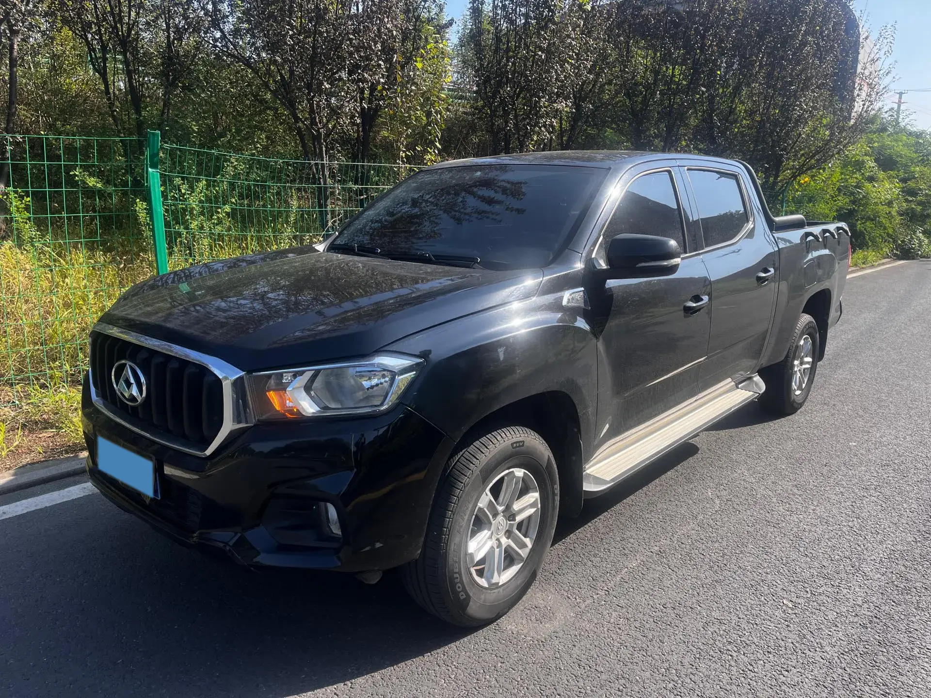 2017 MAXUS T60 view 1