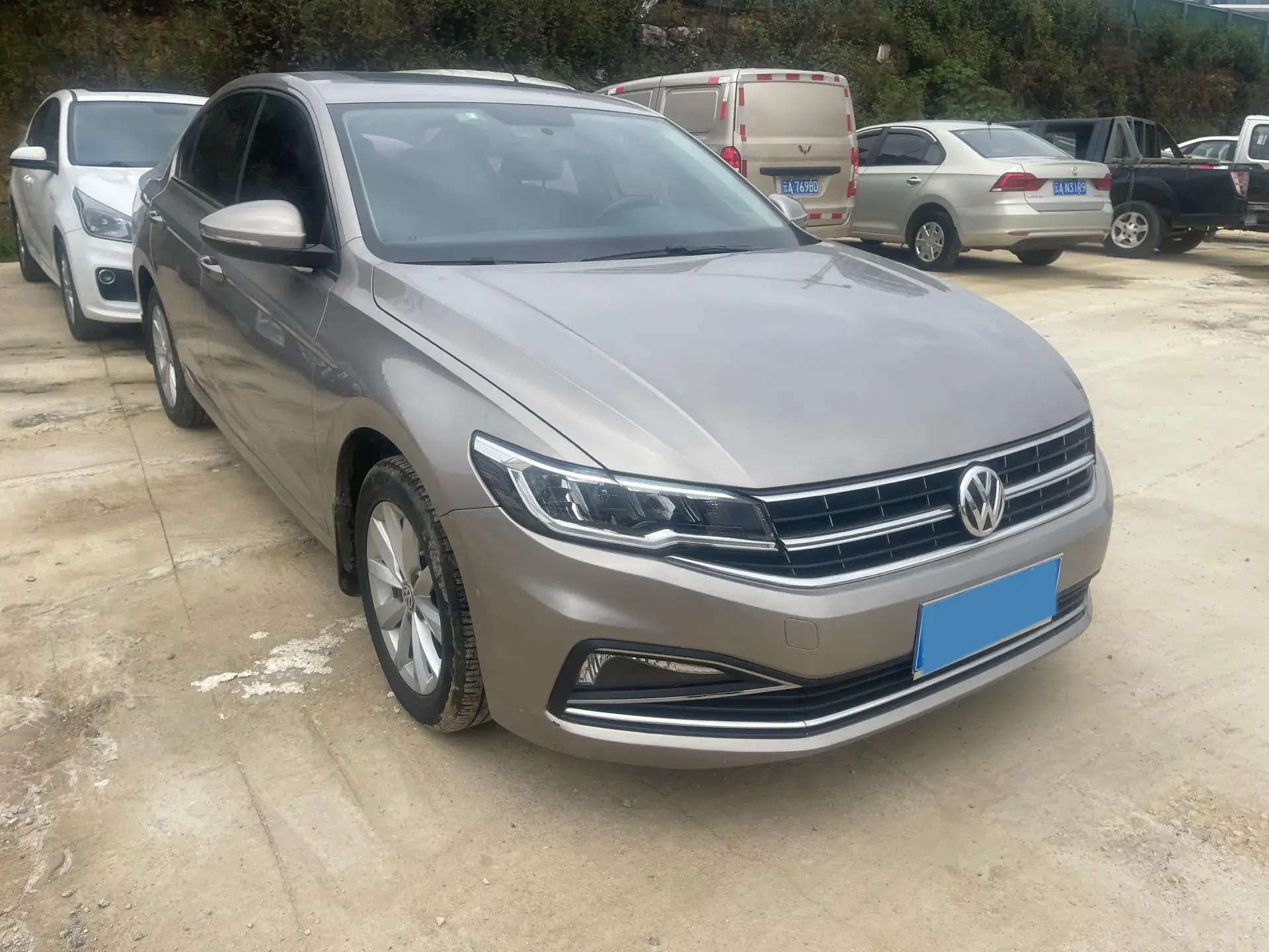 2019 VOLKSWAGEN BORA thumbnail 3