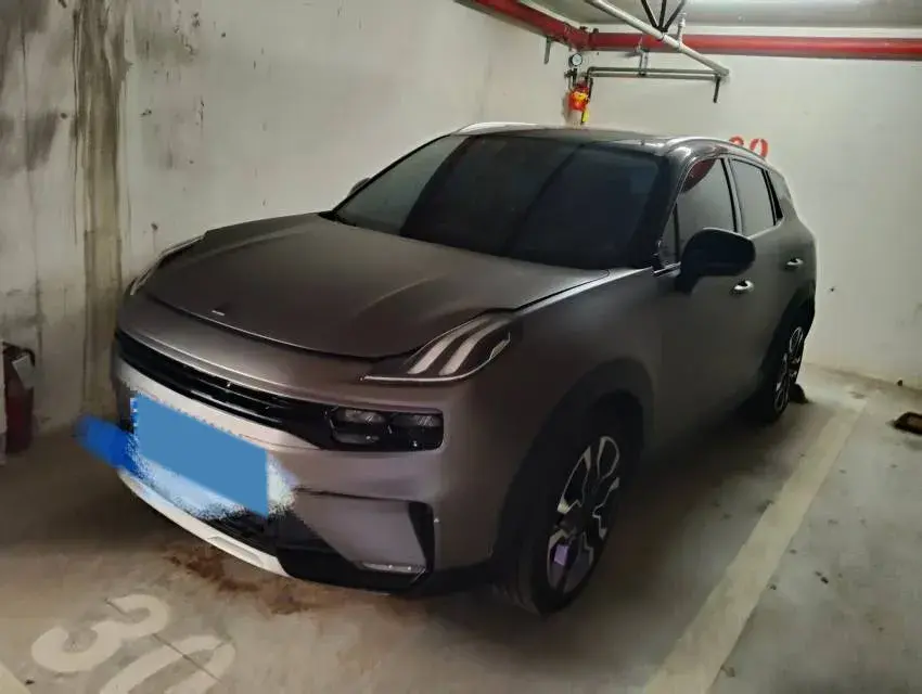 2020 LYNK&CO 06 view 1