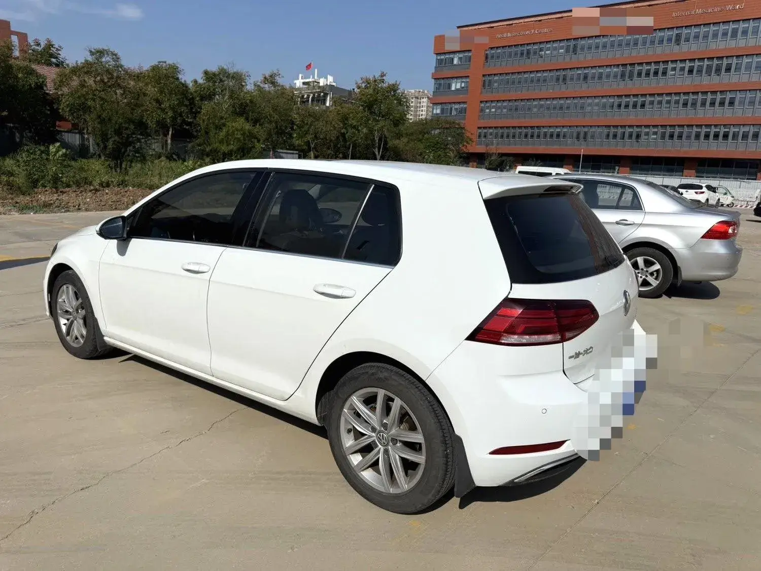 2019 VOLKSWAGEN GOLF thumbnail 3