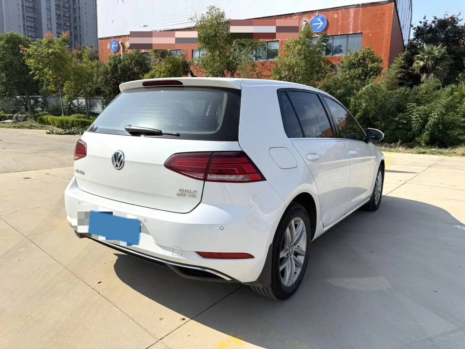 2019 VOLKSWAGEN GOLF thumbnail 4