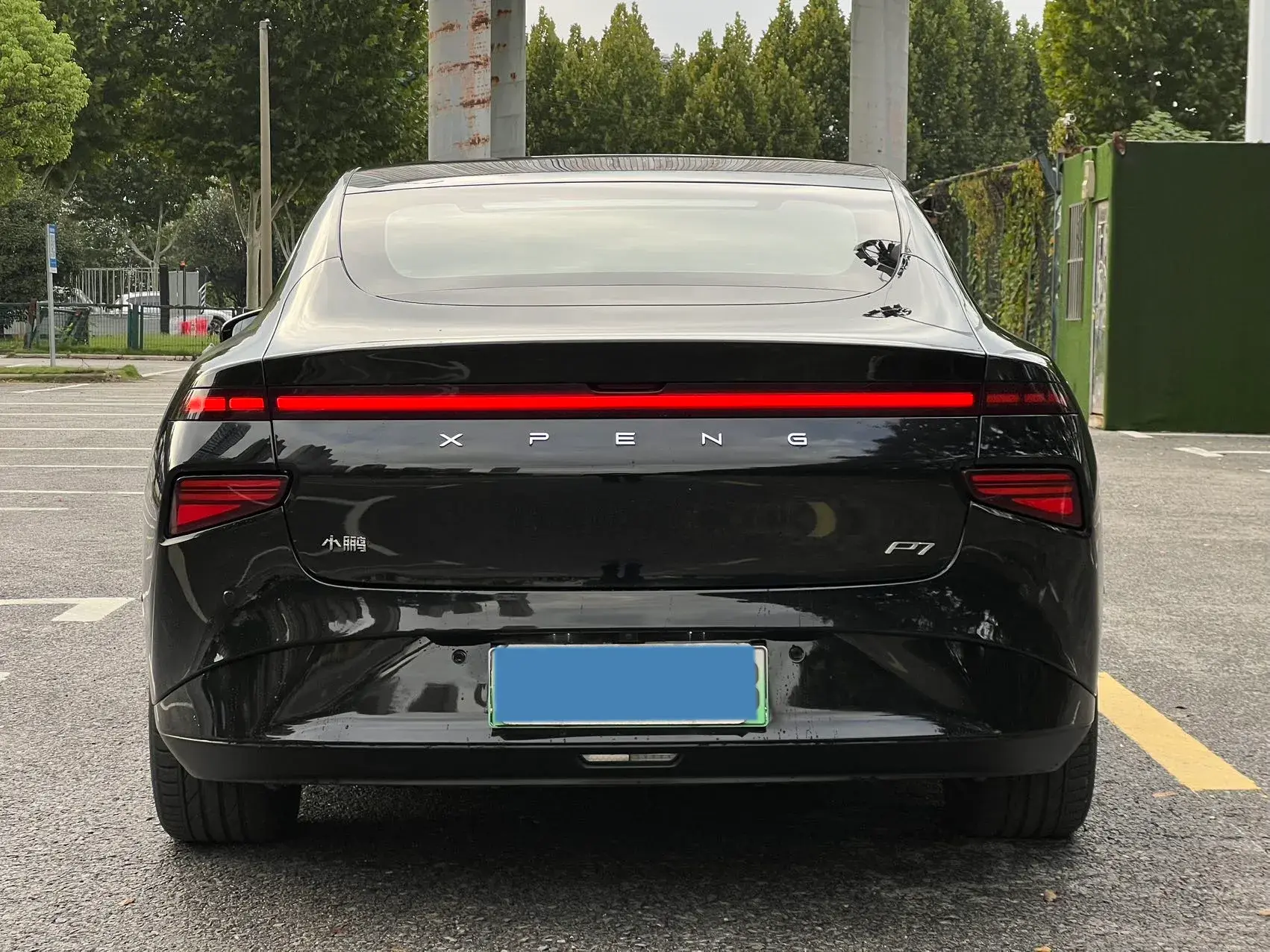 2020 XPENG P7 thumbnail 4